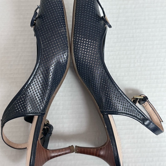 Tommy Hilfiger Navy Leather pointy toe slingback pumps Size 8. - Picture 3 of 8